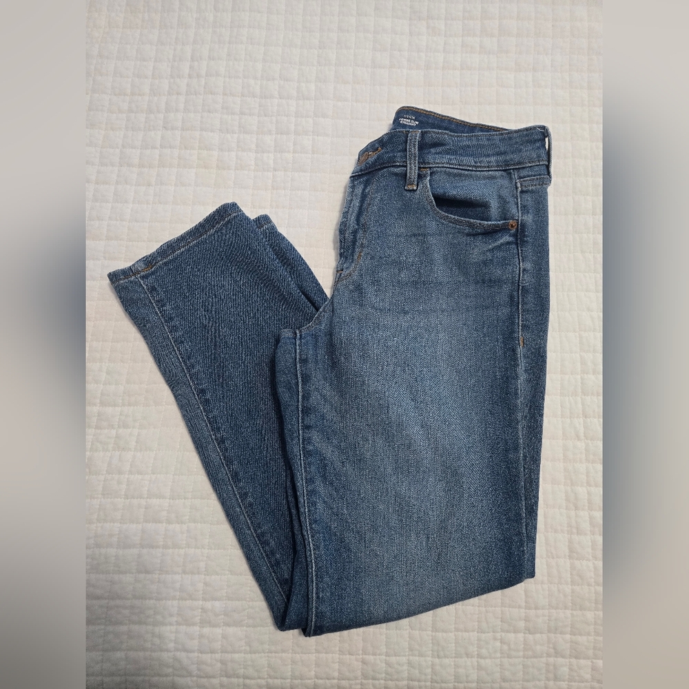 Women's Old Navy 8 Short Power Slim Straight Light Wash Mid-rise Jeans